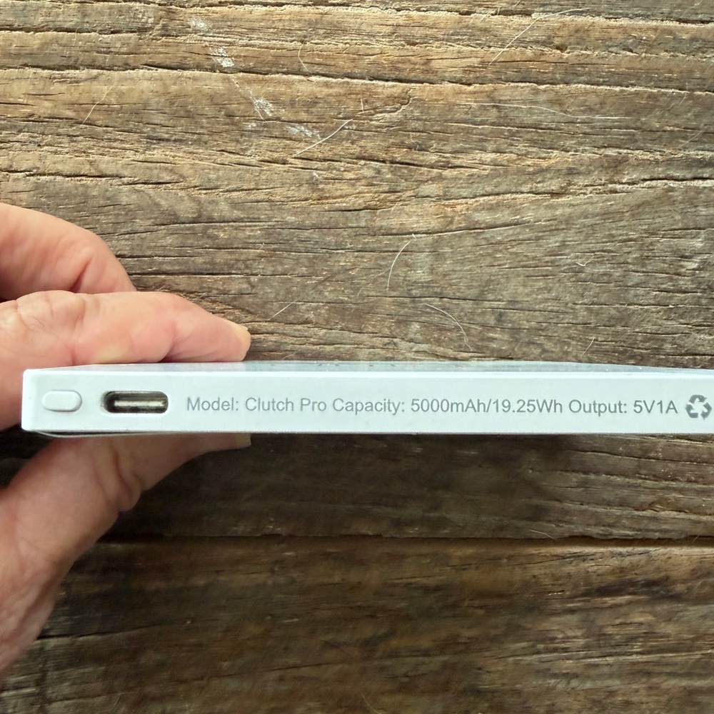 Clutch Pro  Portable Charger for iPhone 14 and earlier - Picture 5 of 6